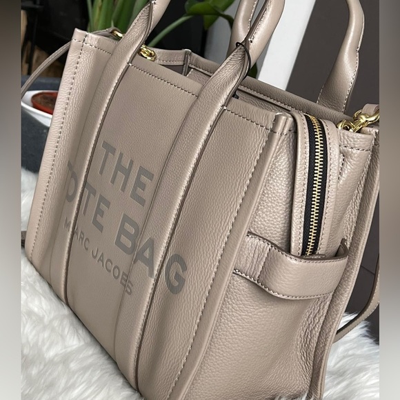 💰SOLD - H004L01PF21 - Marc Jacobs The Leather Medium Tote Bag - Picture 3 of 16